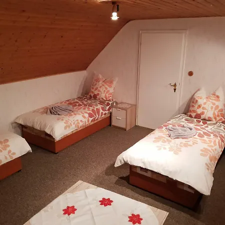 Gastehaus Am Nussbaum Affittacamere *